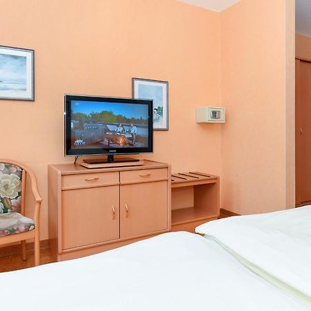 Hotel-Pension Stoertebeker Bensersiel Buitenkant foto