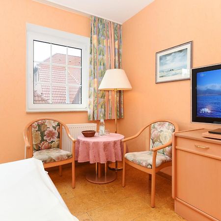 Hotel-Pension Stoertebeker Bensersiel Buitenkant foto