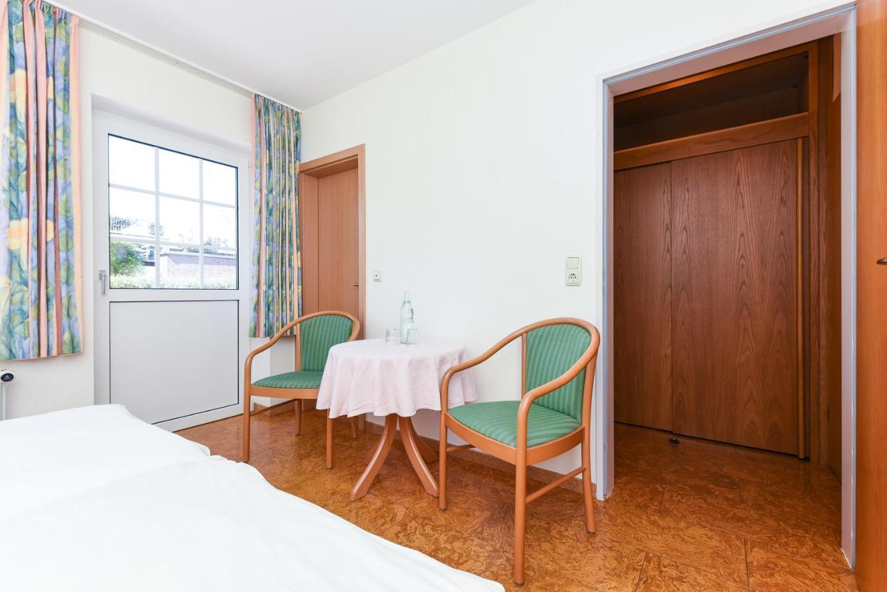 Hotel-Pension Stoertebeker Bensersiel Buitenkant foto