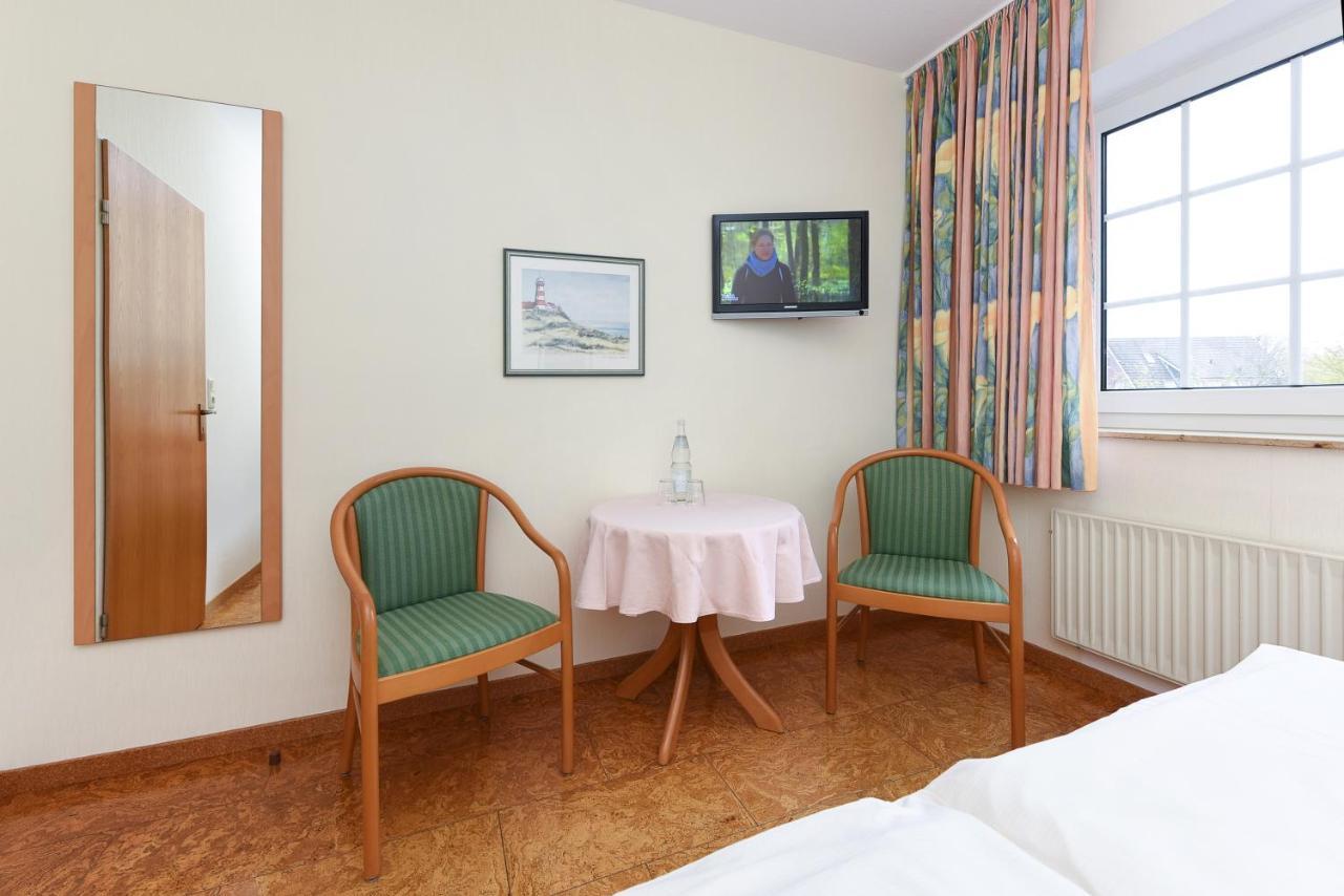 Hotel-Pension Stoertebeker Bensersiel Buitenkant foto