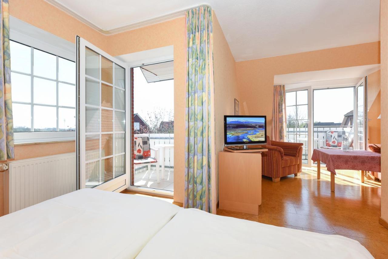 Hotel-Pension Stoertebeker Bensersiel Buitenkant foto