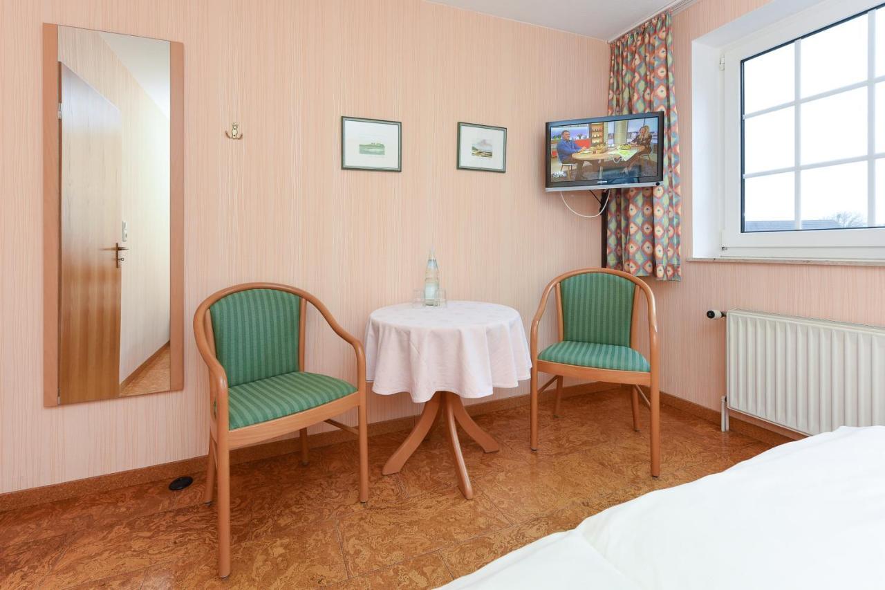 Hotel-Pension Stoertebeker Bensersiel Buitenkant foto