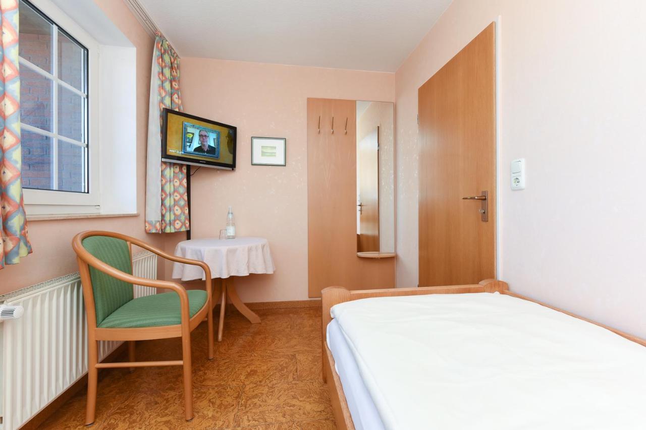 Hotel-Pension Stoertebeker Bensersiel Buitenkant foto