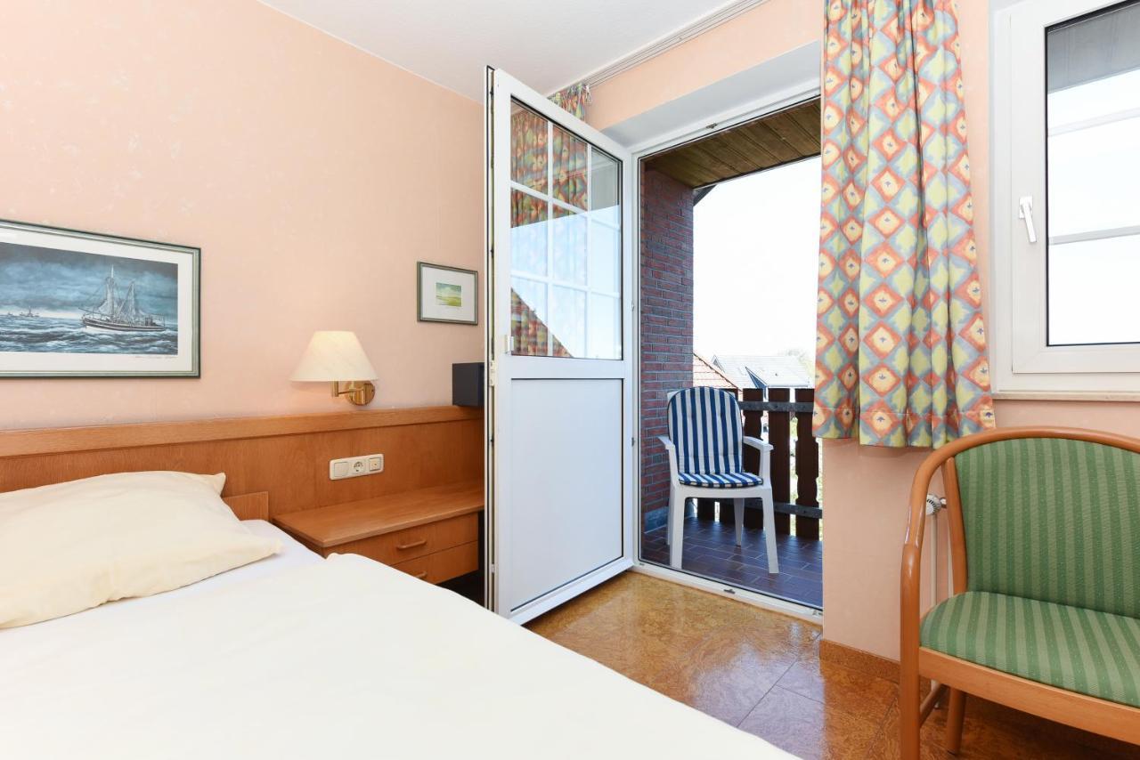 Hotel-Pension Stoertebeker Bensersiel Buitenkant foto