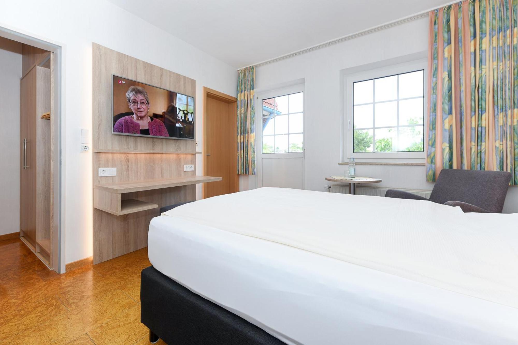Hotel-Pension Stoertebeker Bensersiel Buitenkant foto